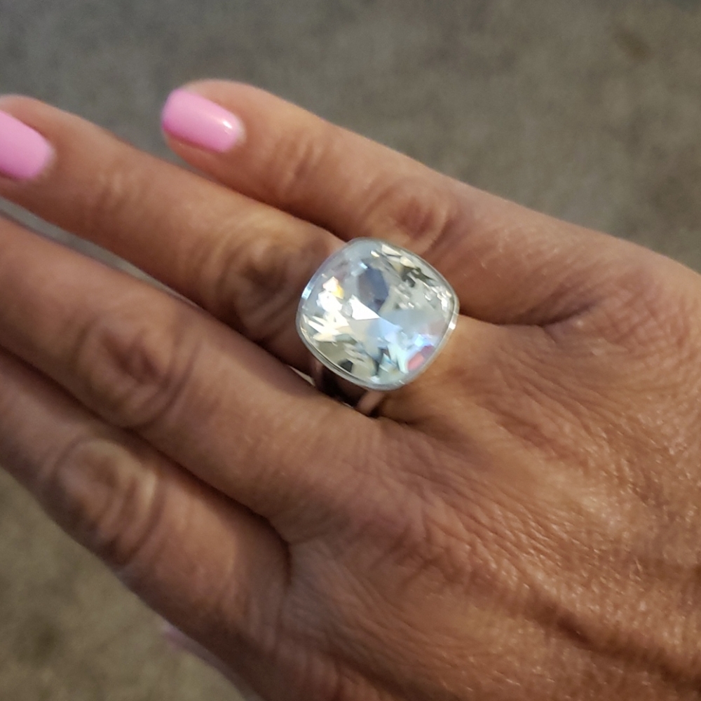 Size 7 Touchstone by Swarovski Gorgeous ring